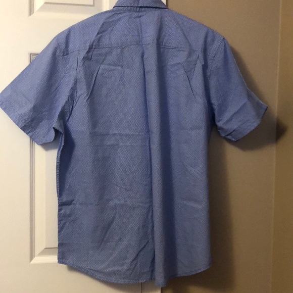 International Report Men’s shirt - Picture 4 of 12